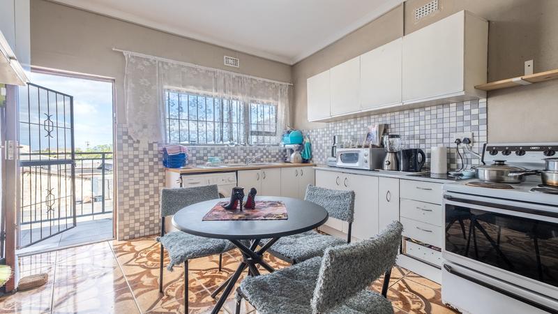 6 Bedroom Property for Sale in Kensington Western Cape